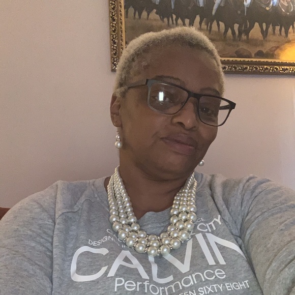 Meet your Posher, Annette - Picture 1 of 1